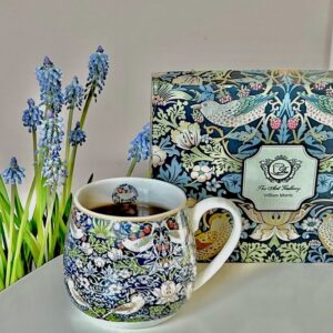 Porslinsmugg William Morris - Tekopp, Strawberry Theif, Blå