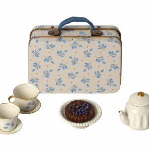 Teservis med kaka och resväska, blå Madeleine - Maileg