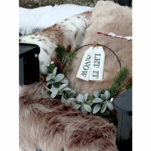 Julkrans Fleur med Blad, Kottar och Vita Bär