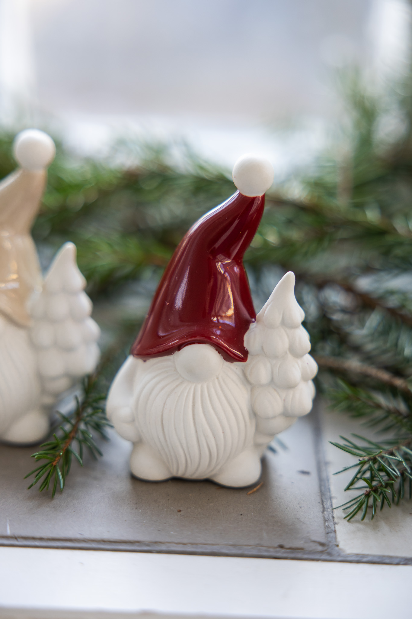 Hustomte - Vilgot med Röd Luva - 9 cm