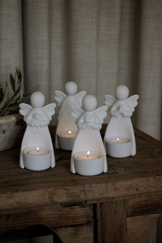 Majas änglar med värmeljus