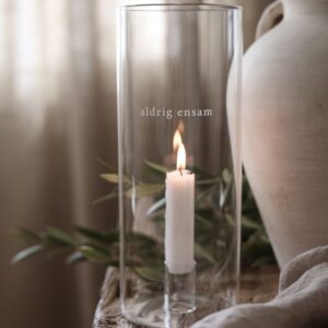 Ljuslykta i glas för kronljus - aldrig ensam - majas cottage