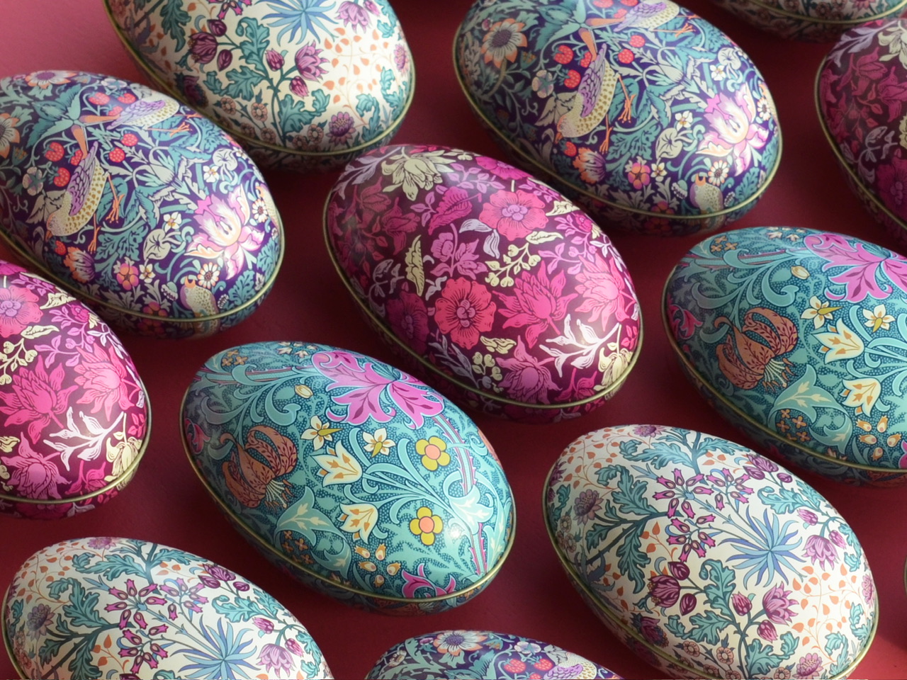 Påskägg i Plåt - William Morris